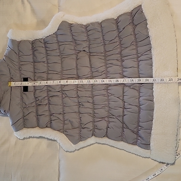 LIKE NEW! CALVIN KLEIN GREY WITH FLEECE TRIM VEST WOMEN'S LARGE - Picture 7 of 12